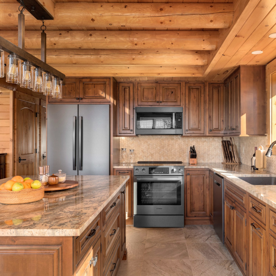 Door Style/Color: Princeton door in Knotty Alder in Match Stain Glaze Choice By @AdvanceCabinetry