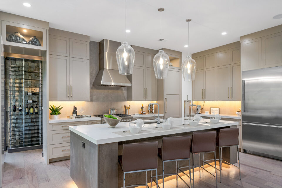 Door Style/Colors: Kitchen: Waverly door in Maple painted in Creekstone Island: Barrington II door in Quatre Sawn White Oak Match Stain - 20 Matte (Peppercorn) by @AdvanceCabinetry