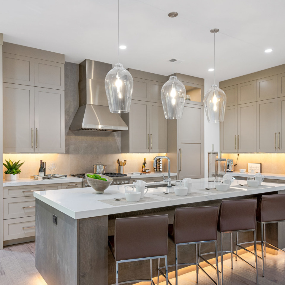 Door Style/Colors: Kitchen: Waverly door in Maple painted in Creekstone Island: Barrington II door in Quatre Sawn White Oak Match Stain - 20 Matte (Peppercorn) by @AdvanceCabinetry