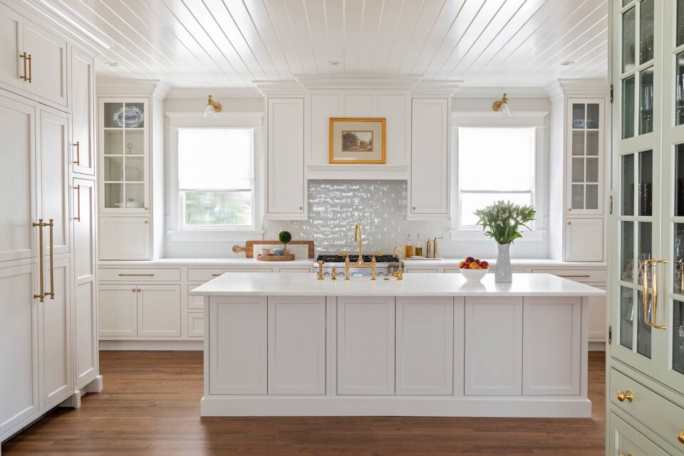 Door Style/Color: Plaza door Beaded Inset in Painted Maple Divinity (kitchen) and Reef (hutch) by @meverscustomkitchens