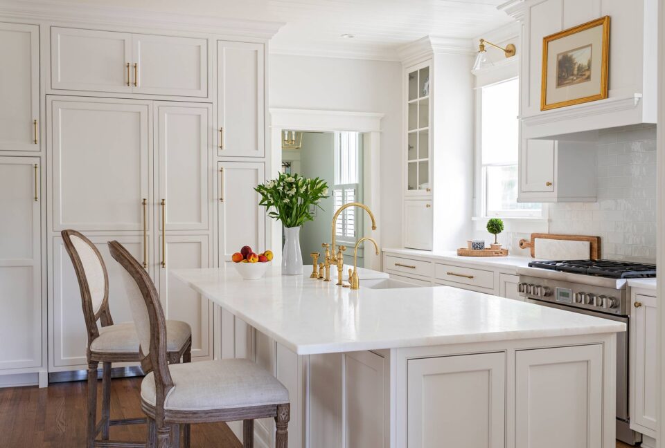 Door Style/Color: Plaza door Beaded Inset in Painted Maple Divinity (kitchen) and Reef (hutch) by @meverscustomkitchens