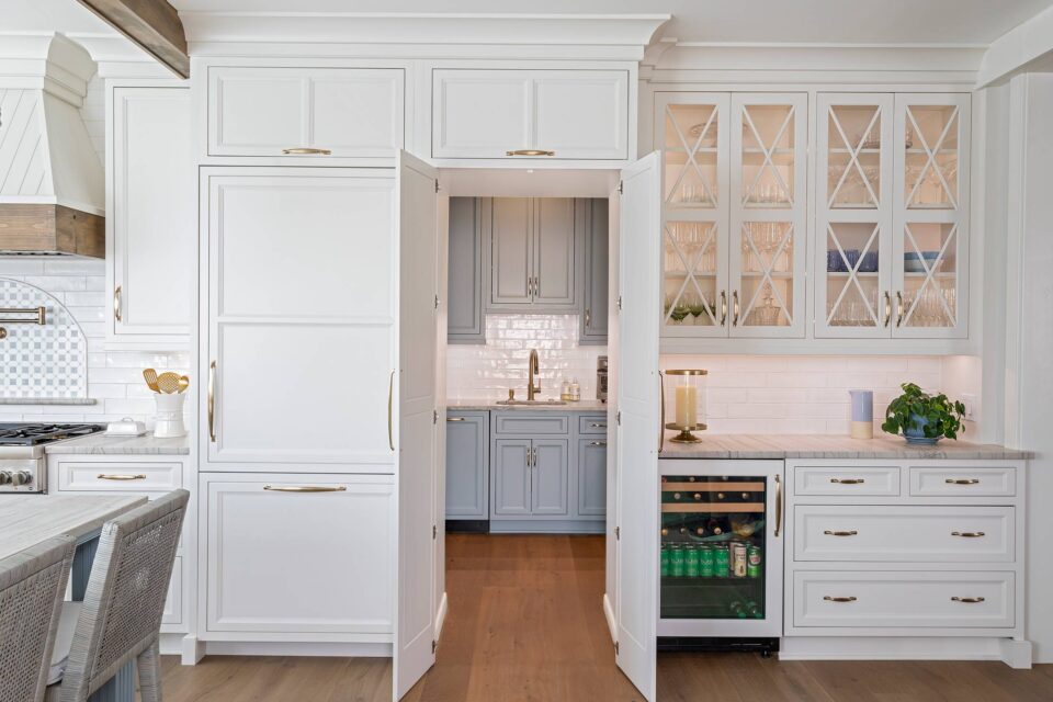 Door Style/Color: Meridian door Square Inset in Painted Maple Divinity color Created by @meverscustomkitchens