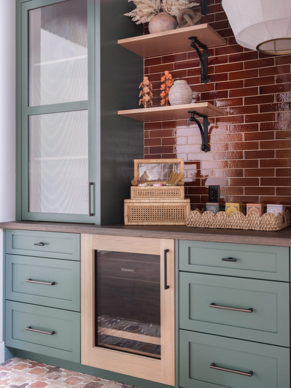 Euro Amity Clover with shleves and panel for fridge in QS Cadet-Mouser_coffee bar03